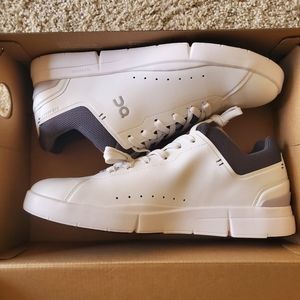 On Cloud The Roger Advantage White Shoes